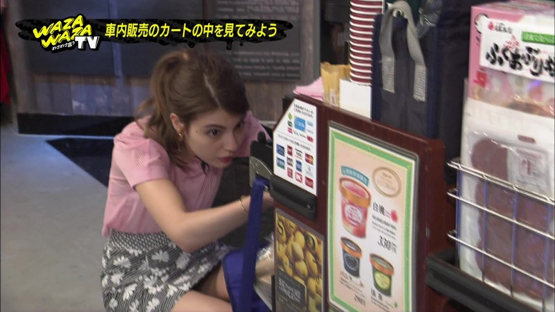 パンチラしてる人気アイドルのキャプ画像 13