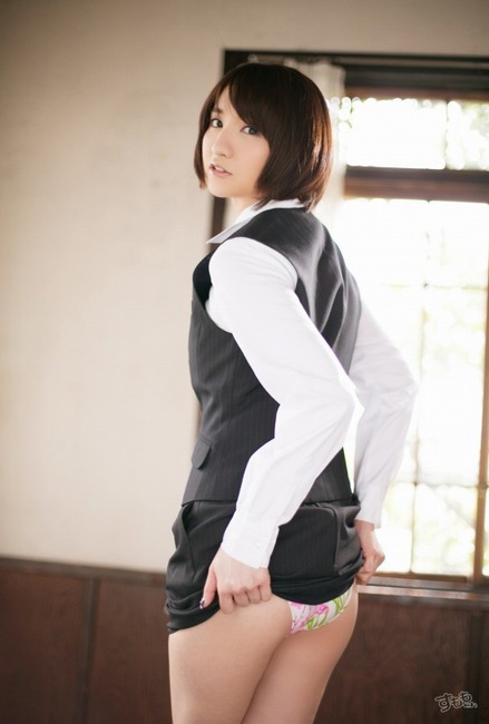 尾崎ナナのOLスーツコスプレがエロい画像70枚 6