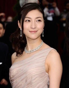 【画像あり】隠れ巨乳な女有名人って誰がいる？上戸彩、長澤まさみ、綾瀬はるか、杉浦友紀、柴田理恵 12