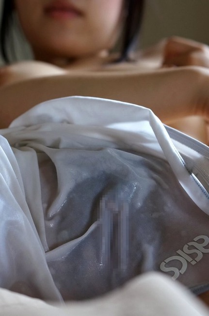 愛須心亜の競泳水着がスケスケすぎて乳首や陰毛が丸見えに 43