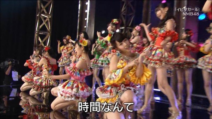 NMB48が超ミニスカ衣装で踊ってるエロ画像30枚　【イビサガール】 14