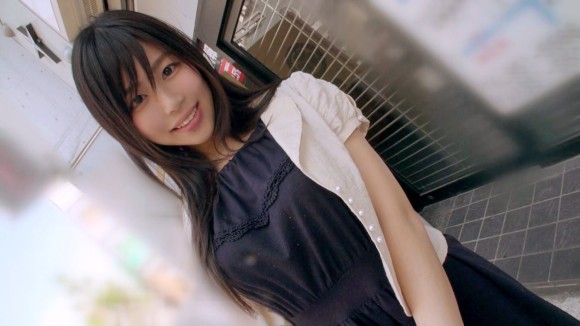 おとなしそうに見えてH好きな素人をハメ撮り！ 1