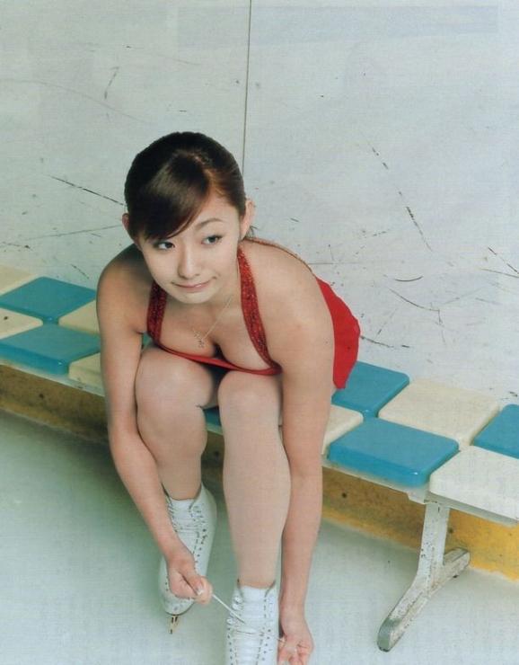 安藤美姫のパンチラやtバックが透けてるエロ画像 ひまっこちゃんねる
