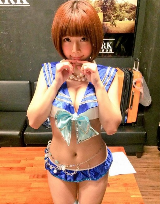 人気AV女優の自撮りエロ写メ・画像 4
