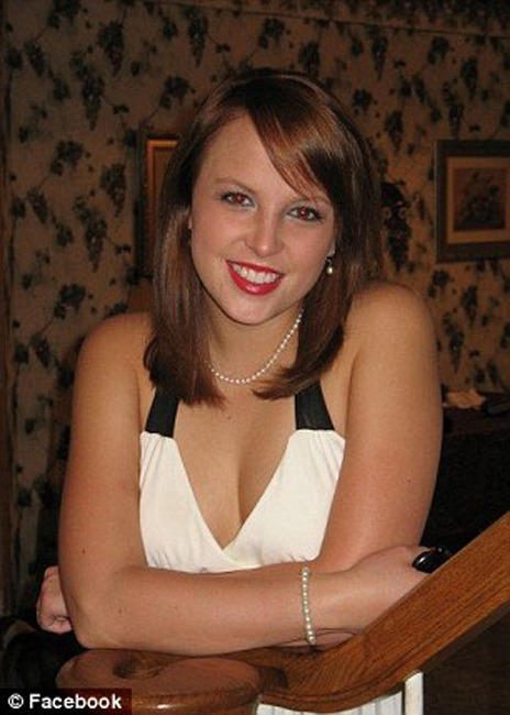 【画像】アメリカで美人女教師２人が男子生徒を3P誘惑授業ｗｗｗｗハメ撮りしながら騎乗位で搾りまくりｗｗｗ逮捕へ 2