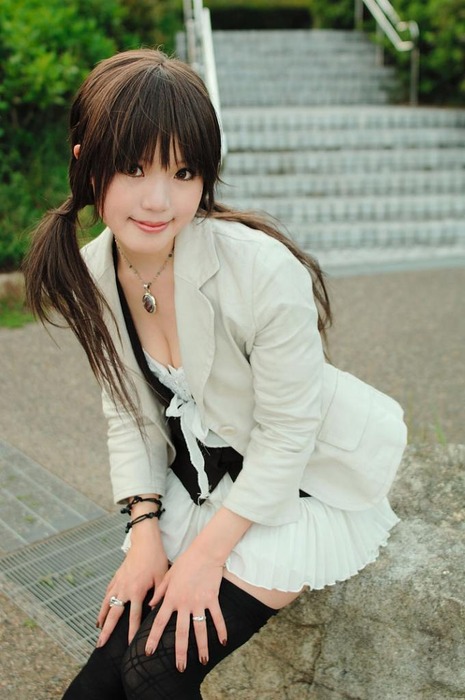 ニーソックス履いてる女の子の太もも、パンチラ画像 28
