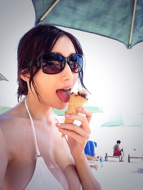 フェロモンたっぷりなAV女優　JULIAの抜けるエロ画像100枚 95