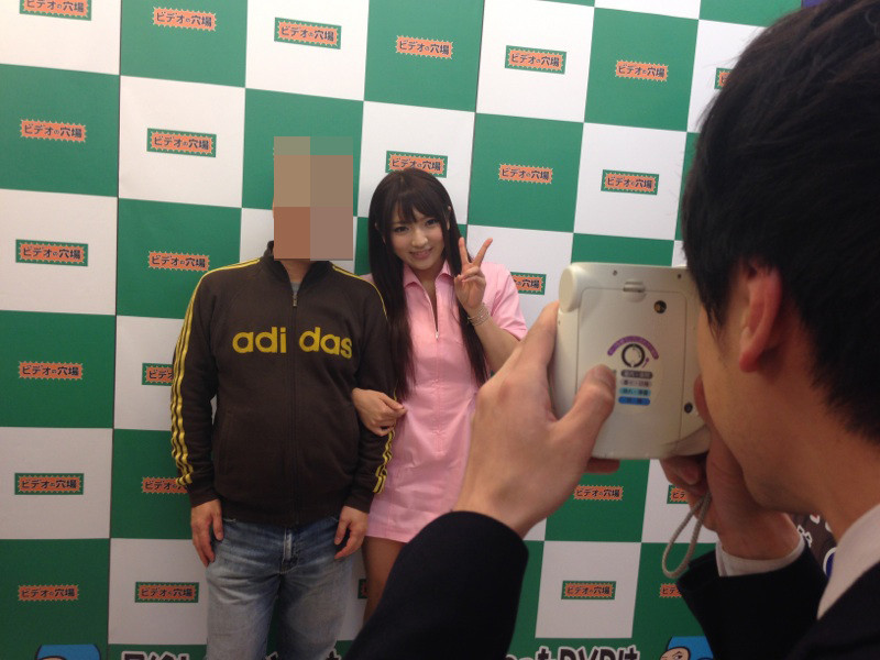 【エロ画像】AV女優のイベントのサービスがすごすぎてうらやましいｗｗｗｗｗｗｗｗｗｗ 9