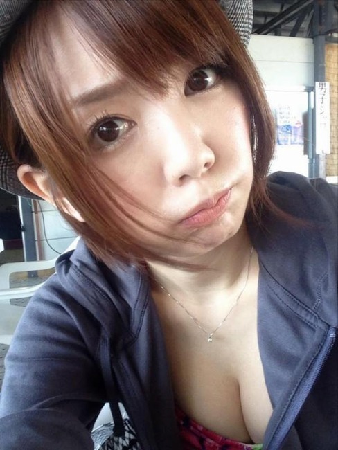 希美まゆが複数の男に犯されてるエロ画像 3
