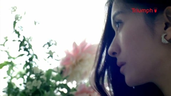 篠原涼子の赤いブラジャー姿がエロい画像まとめ　【人妻・熟女】 9