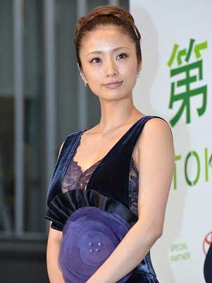 半澤直樹に出てる上戸彩の巨乳おっぱいがエロい画像 17