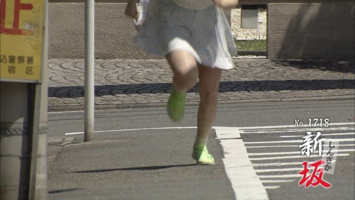 椎名香奈江 アイドルのパンツが下から見えてるエロ画像 8