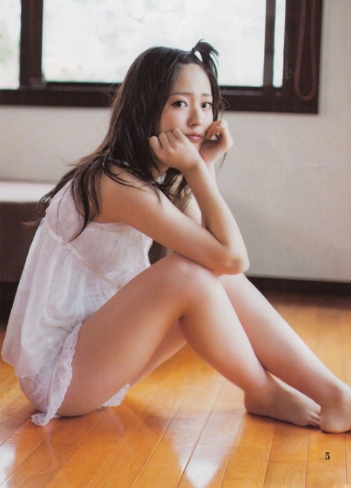℃-uteの太ももや水着姿がエロい画像まとめ30枚 26