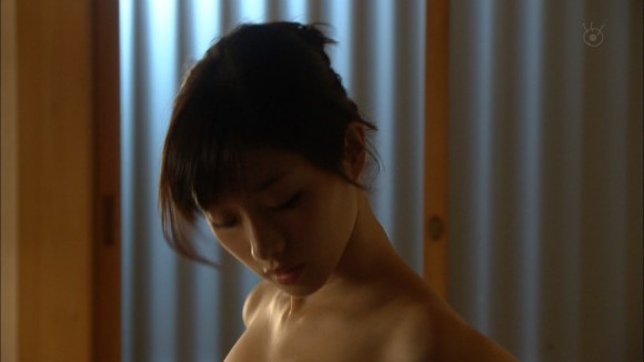 石原さとみのバスタオル姿がエロいキャプ画像 5
