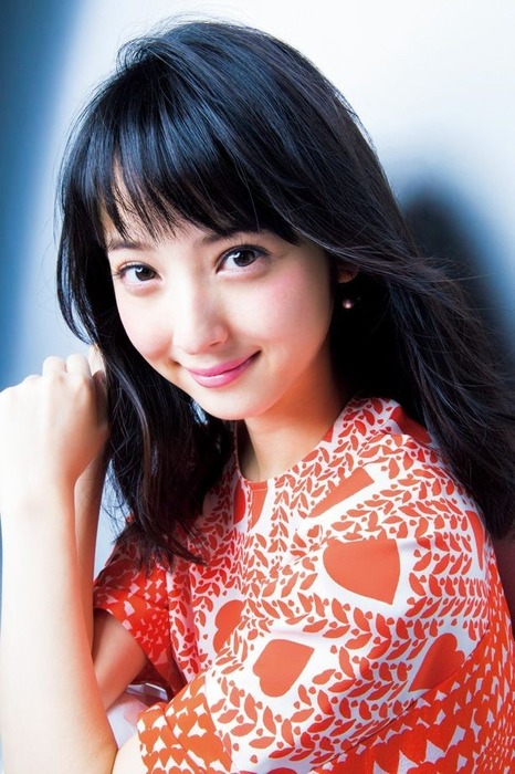 菜々緒がセクシーな白下着姿をインスタグラム(Instagram)で公開 4