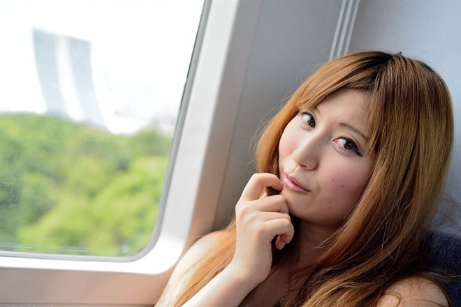夏川マノンの美脚、太ももがセクシーな画像 6