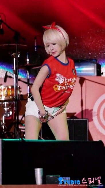 韓流アイドルＡＯＡチョアのホットパンツ+生足がエロい画像まとめ 30
