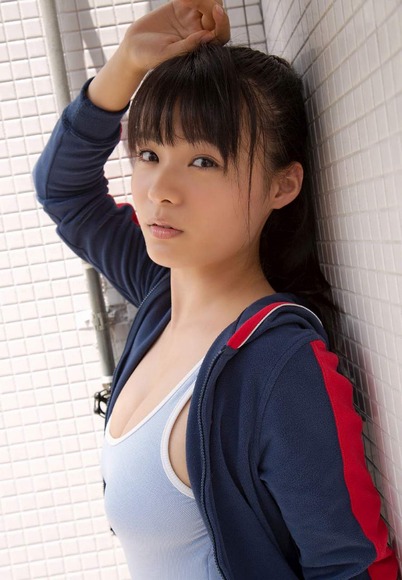 星名美津紀の競泳水着を破りながら犯したくなるエロ画像 2