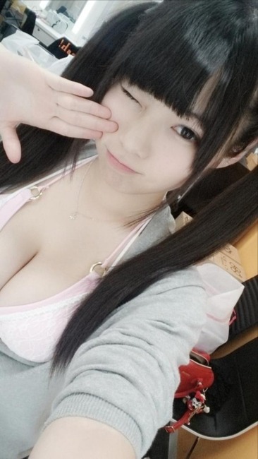アイドルが自撮りでPRしてるエロ画像まとめ 31