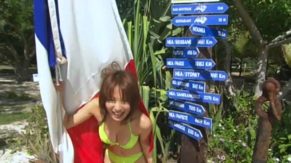 市川由衣　女優/歌手のセミヌードがエロい画像30枚 26
