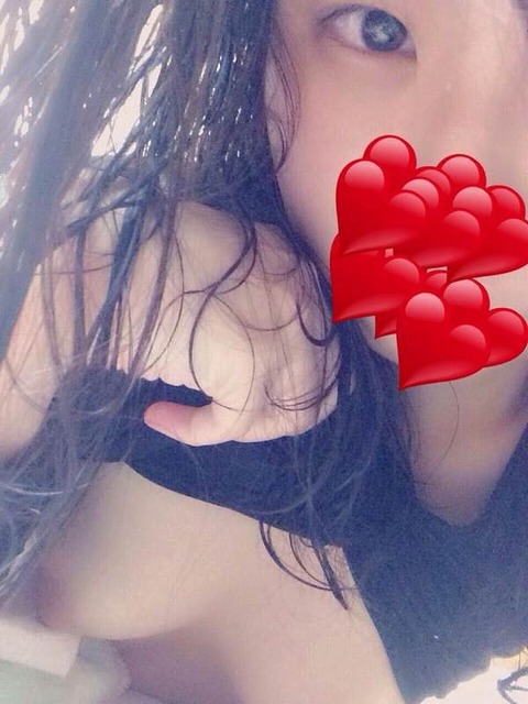 【ビッチ限定】好きな男にガンガンエロ写メ自撮り送る素人娘ヤバイだろｗｗｗｗｗ 19