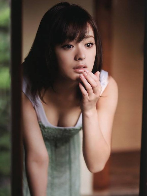 貫地谷しほり(25)女優の着衣巨乳がエロい画像まとめ 11