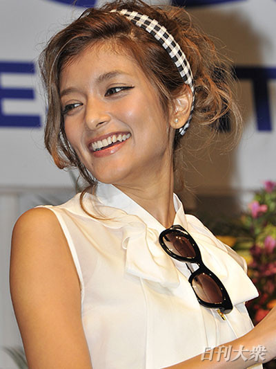 ローラ＆くりぃむしちゅー有田「３月３０日に電撃結婚」衝撃スクープ！ 1