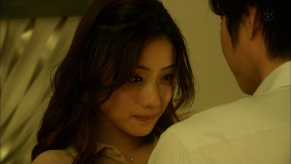 石原さとみの入浴、ラブシーンがエロいキャプ画像 10