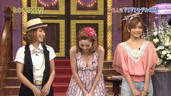 藤井リナ　巨乳モデルのセミヌードがエロい画像　ローラ 22