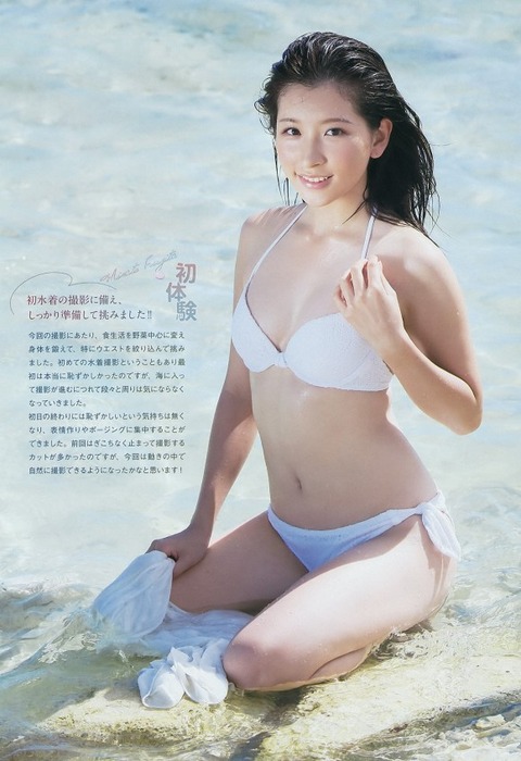 キャディーでモデルの藤田美里がグラビア披露！ 13