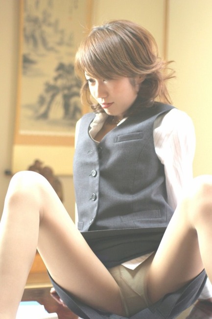 パンチラ見せてる女の子のエロ画像まとめ 12
