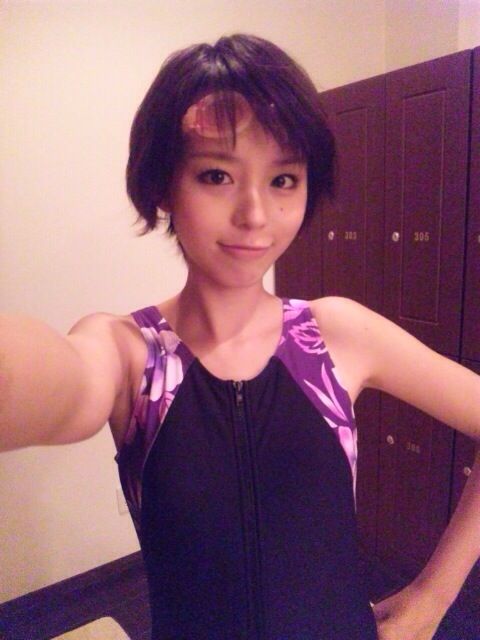人気アイドル達が水着になってるエロ画像50枚 4