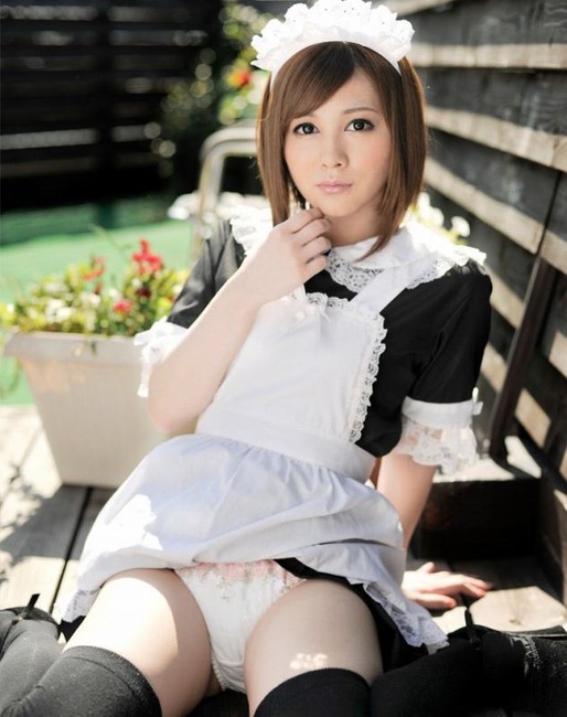 メイドさんがパンツ見せてくれてる画像で抜きたいです＞＜ 16