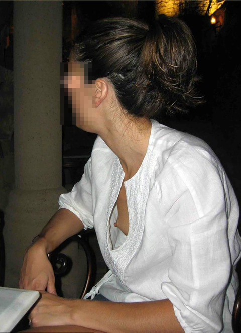 「ノーブラは文化」外国人のおっぱい見えちゃう率が半端ねえわｗｗｗｗｗ（乳首おっぱい胸チラ盗撮画像あり） 10