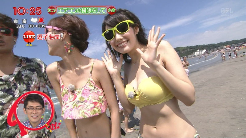 お天気お姉さんの窪真理と原田ゆかの水着キャプ画像 1