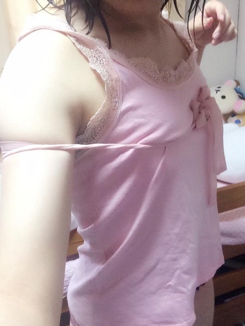ダンジョンに出合いを求めるのは間違っているだろうかのヘスティア様のコスプレしてる素人女神のエロ画像 23