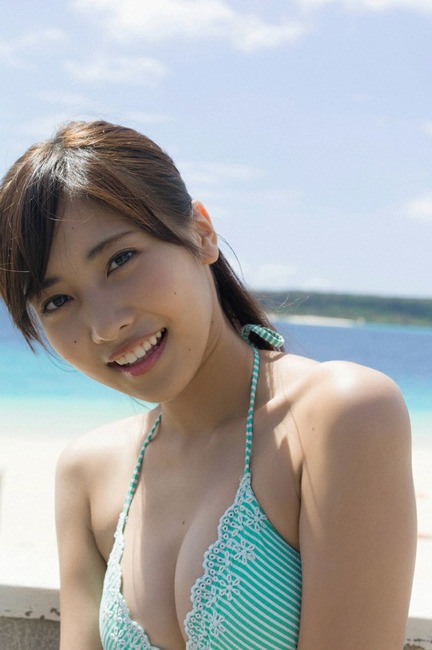 【エロ画像】佐野ひなこ(19)ウエスト51センチの驚異的くびれボディーが初写真集「Hinako」を発売　ランジェリー姿も披露 6