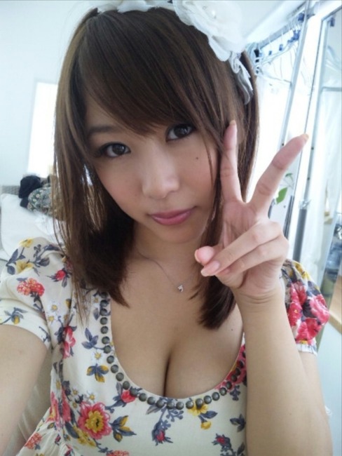 Iカップグラビアアイドル　西田麻衣の胸の谷間がエロい画像 30