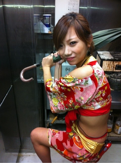 花魁系のセクシー居酒屋で働く素人娘のエロ画像が大量にうｐされてるぞｗｗｗｗｗ 4