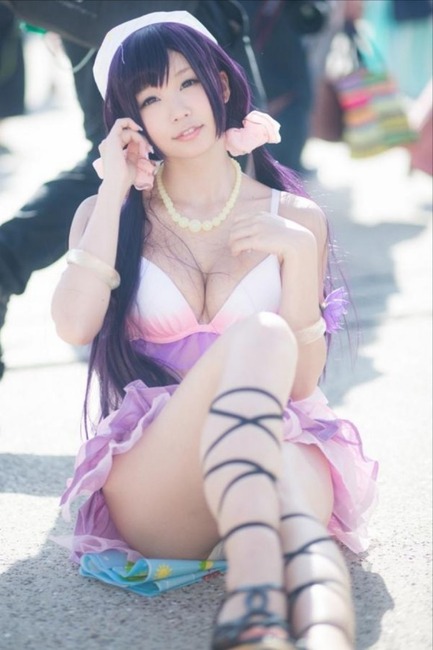 五木あきら コスプレイヤーの下乳が見えてるエロ画像 25