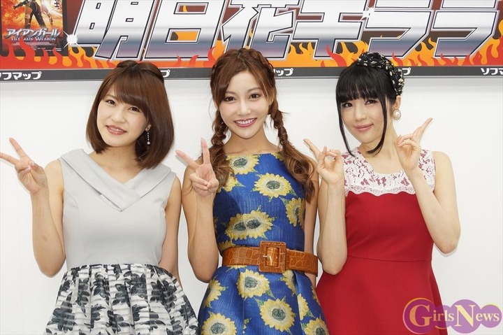 明日花キララ・岸明日香・森下悠里の美女三人がソフマップに登場 1