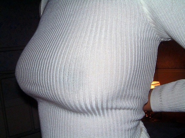 巨乳なおっぱいを鷲掴み＆着衣おっぱい画像40枚 17