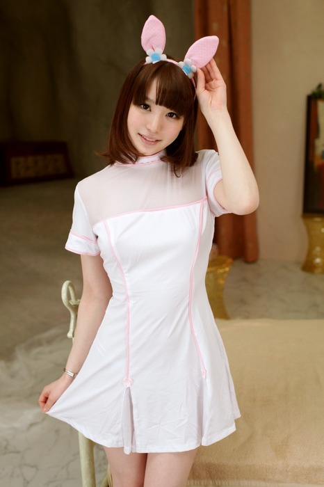 鈴村あいり　AV女優がコスプレしてエッチなマッサージでご奉仕してるエロ画像 3