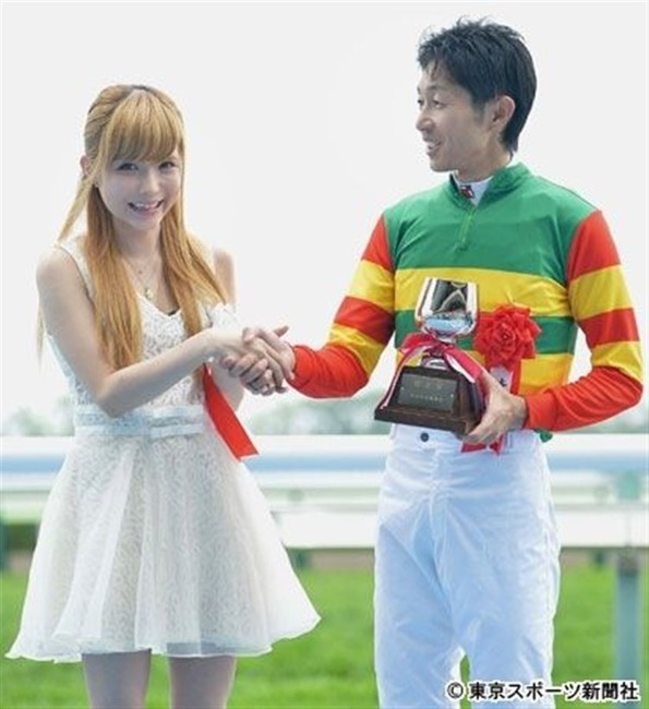 益若つばさを毎晩パコパコしたくなるエロ画像 7