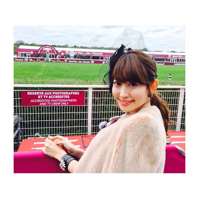 【画像】小嶋陽菜(26)と白石麻衣(22)　フランス凱旋門賞でツーショット　「美少女すぎ」「可愛すぎ」 絶賛の声が殺到 31