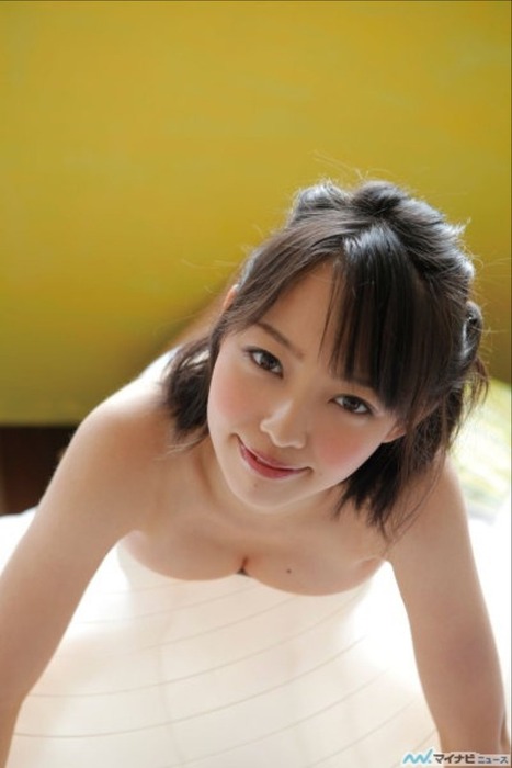 安藤遥　おっぱい揉み揉みされてるグラビアアイドルのエロ画像 22