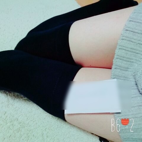 【素人ニーハイエロ画像】絶対領域を見せてくれる女神が自撮りを大量うｐｗｗｗｗｗ 12