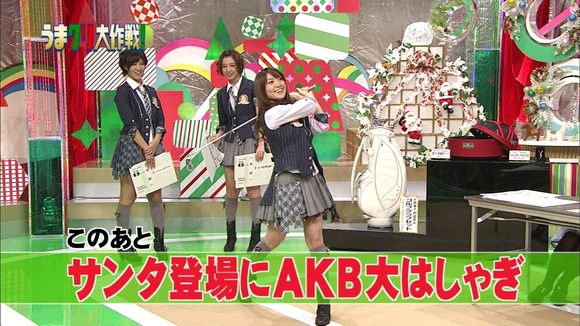 AKBや女子アナのパンチラ、胸チラがエロいTVキャプ画像40枚 22