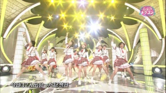 橋本環奈さんがライブ中にパンチラしてるエロ画像50枚 15