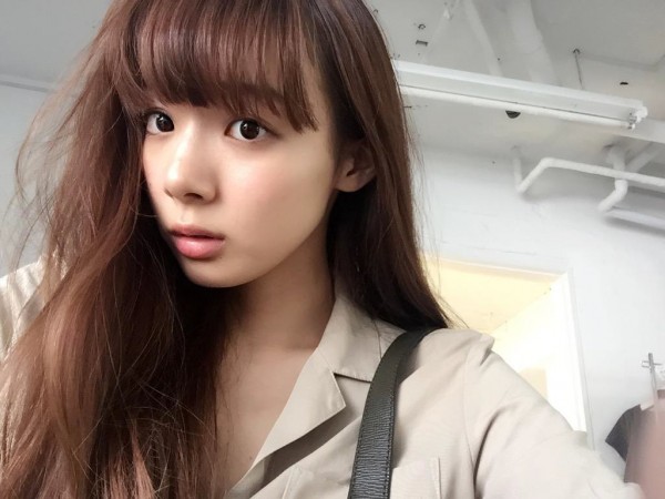 岡田紗佳の紫パンチラがエロい画像 2